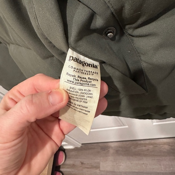 Patagonia Men's Gray and Tan Reversible Puffer Vest - Picture 3 of 7